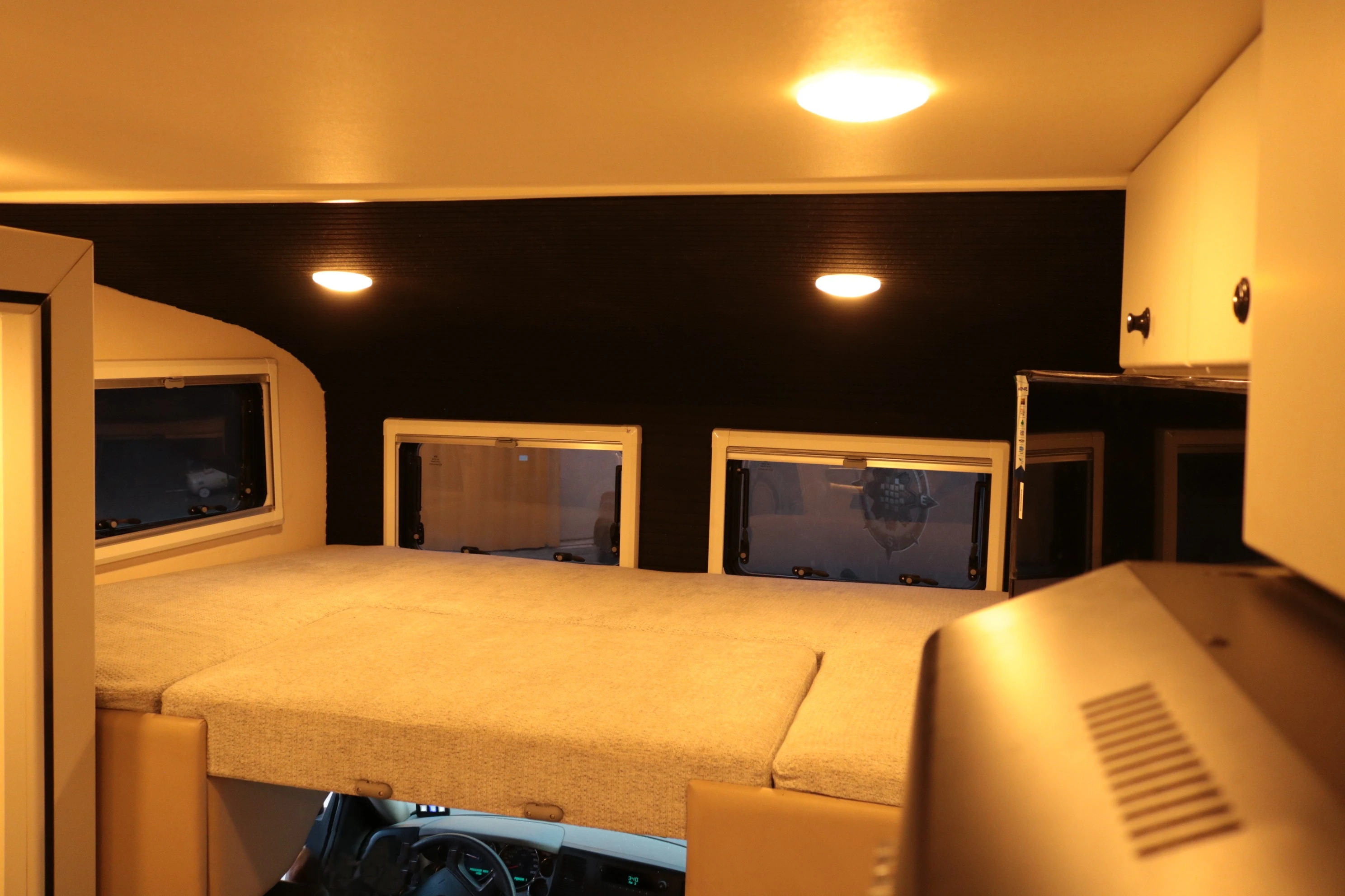 qatarCaravanPage.interiorAlt
