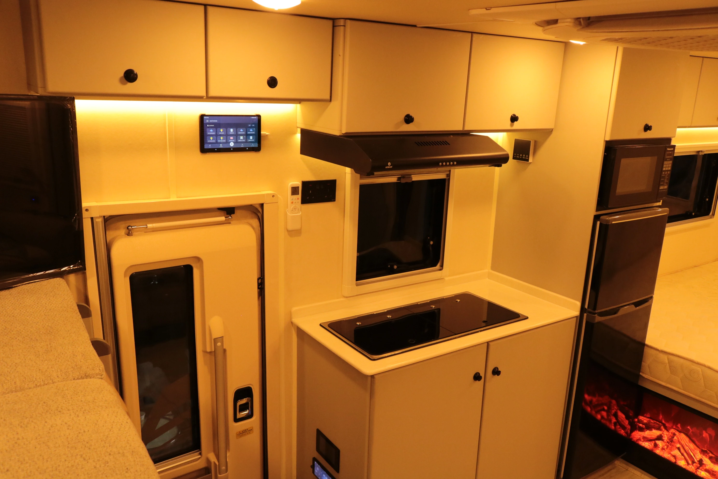 qatarCaravanPage.interiorAlt